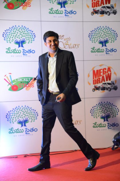 Memu-Saitham-Dinner-with-the-Stars